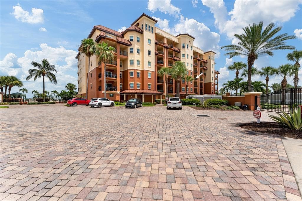 5301 GULF BLVD. BOULEVARD E406 photo 3