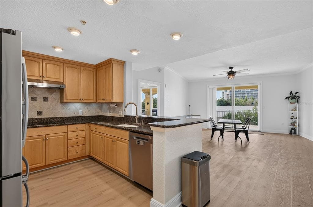 700 N OSCEOLA AVENUE 406 photo 17