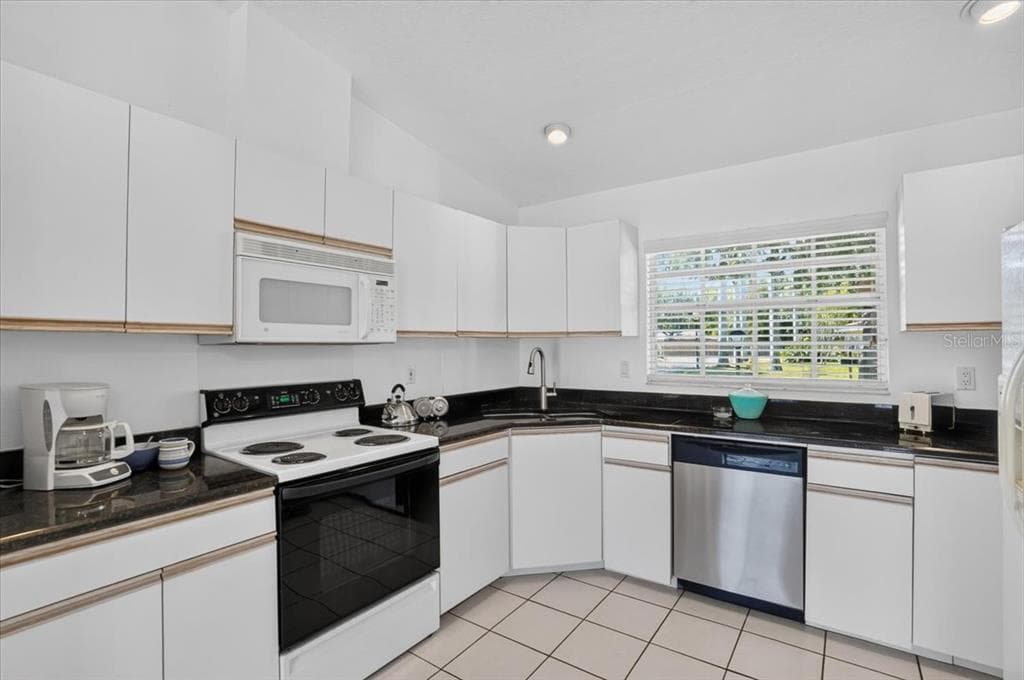 138 49TH COURT E photo 11