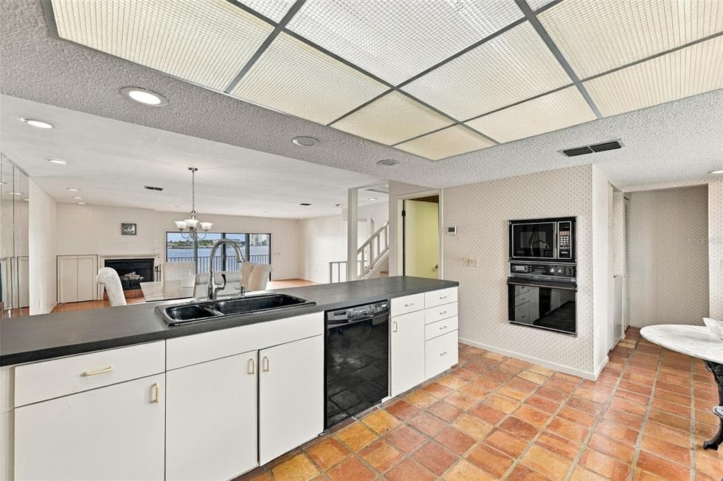 535 HAVEN POINT DRIVE photo 24