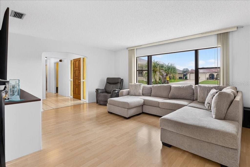 26 CLAYMONT COURT S photo 8
