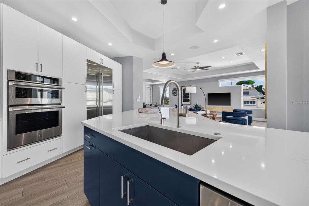 10209 GULF BOULEVARD photo 22