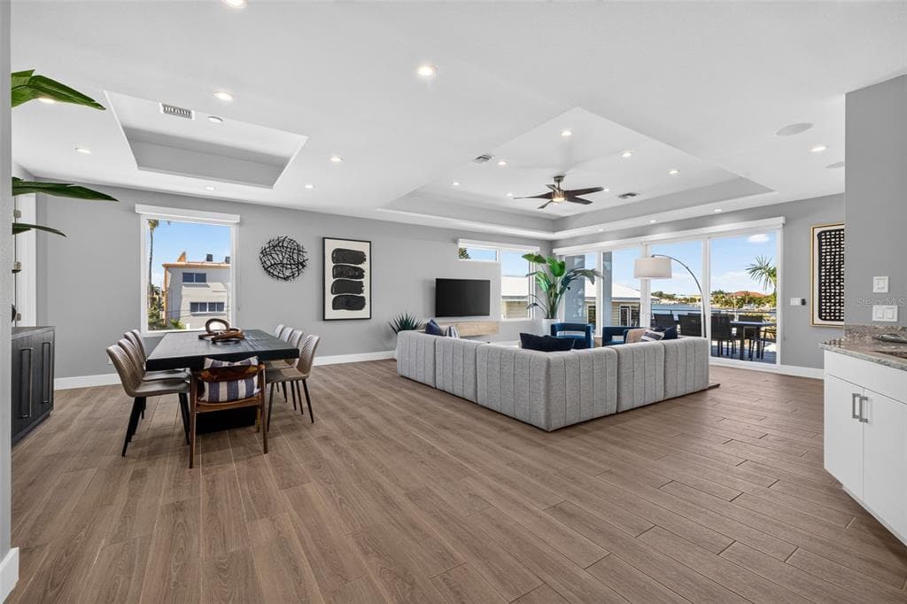 10209 GULF BOULEVARD photo 24