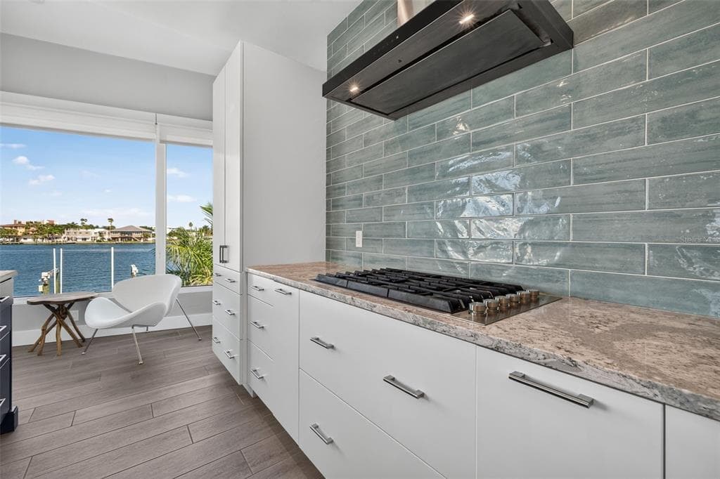 10209 GULF BOULEVARD photo 21
