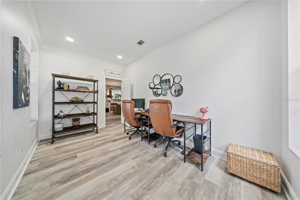 1456 N JASMINE AVENUE photo 23