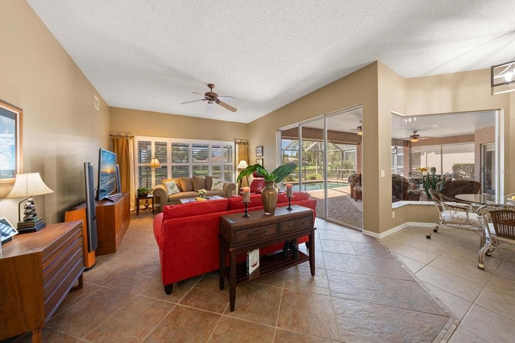 1237 RAMBLING VINE COURT photo 13