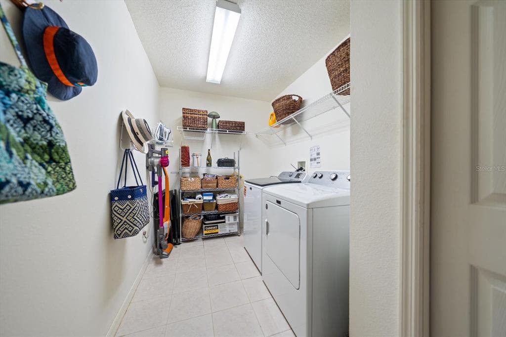 1237 RAMBLING VINE COURT photo 24