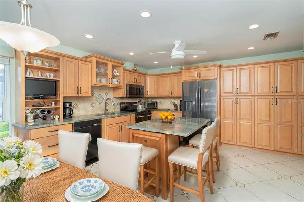 9230 PINE COVE DRIVE photo 21