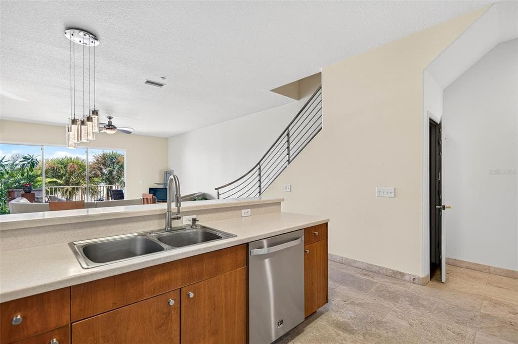 10071 GULF BOULEVARD photo 7