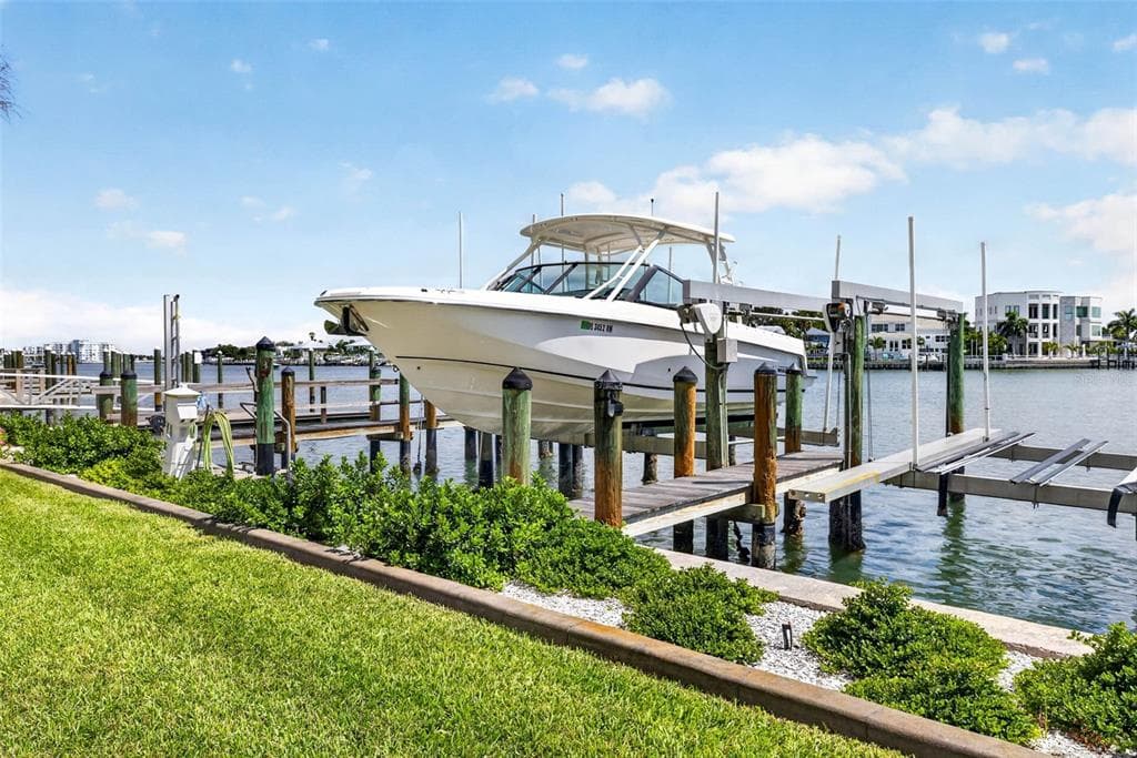 10071 GULF BOULEVARD photo 3