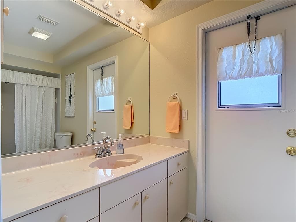 63 CLUBHOUSE ROAD photo 21