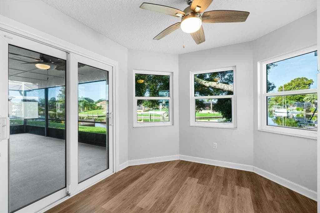 21 COLLINGTON COURT photo 17