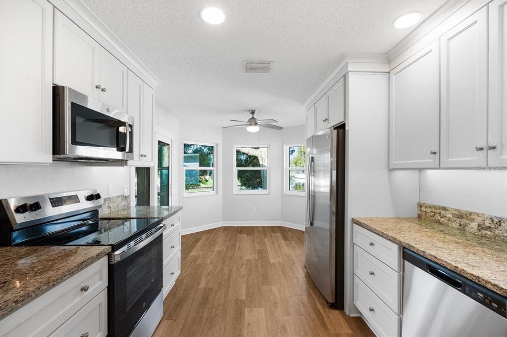 21 COLLINGTON COURT photo 16