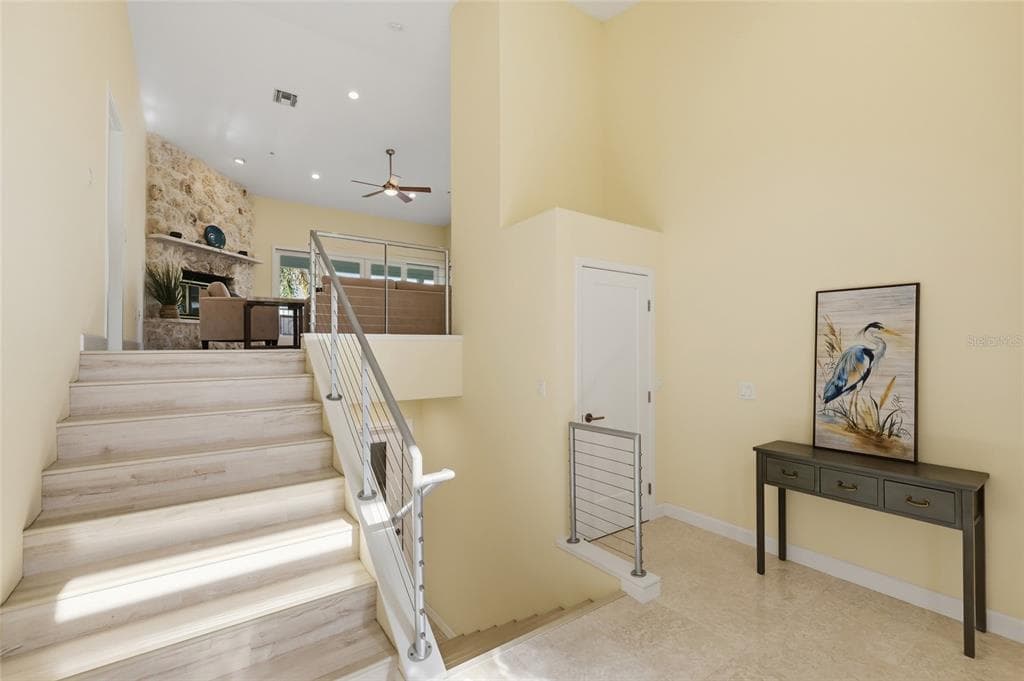 783 MARBURY LANE photo 3