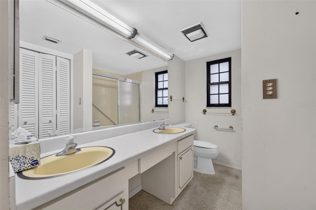 100 S INTERLACHEN AVENUE 401 photo 12