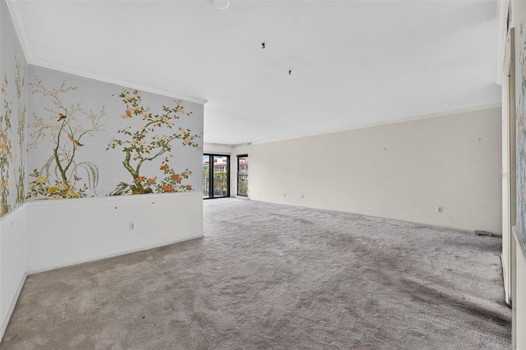 100 S INTERLACHEN AVENUE 401 photo 7