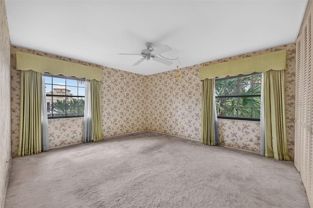 100 S INTERLACHEN AVENUE 401 photo 10