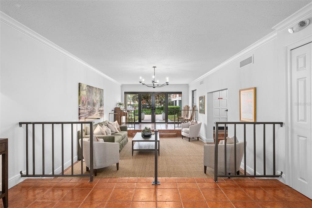 100 S INTERLACHEN AVENUE 401 photo 18