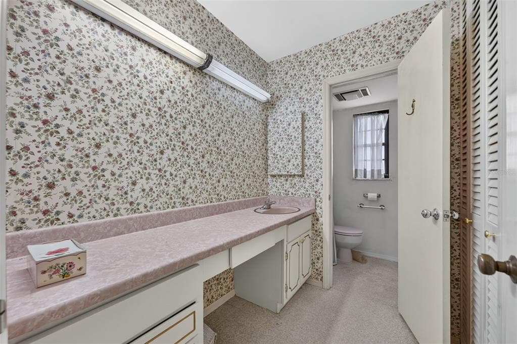100 S INTERLACHEN AVENUE 401 photo 11
