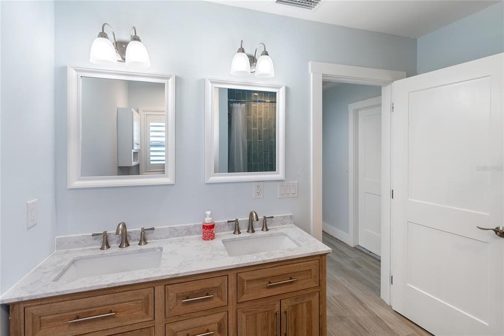 400 DONA DRIVE photo 24