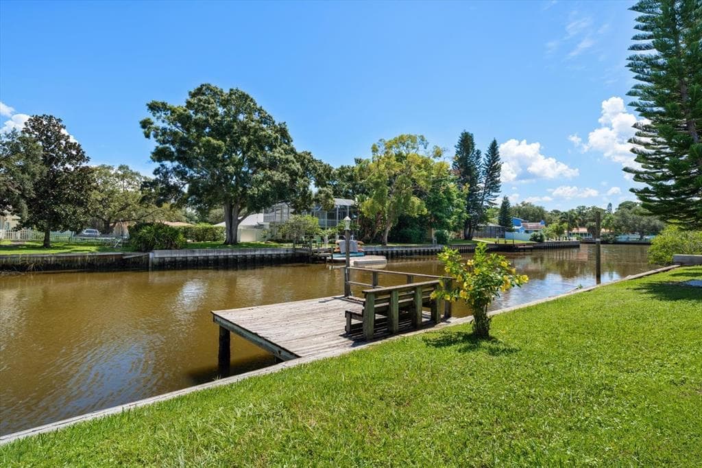 1641 SHERBROOK ROAD photo 3