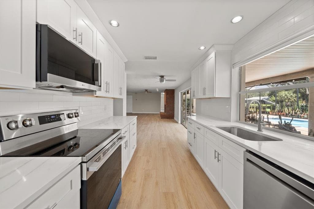1641 SHERBROOK ROAD photo 10