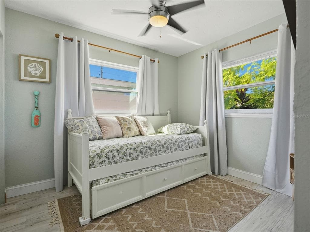 13730 MELANIE AVENUE photo 16