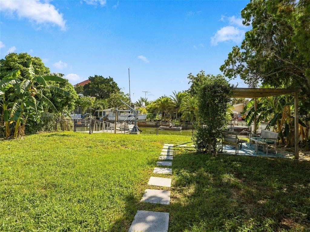 13730 MELANIE AVENUE photo 24