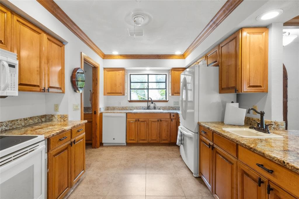 5381 PALOS VERDES DRIVE photo 8