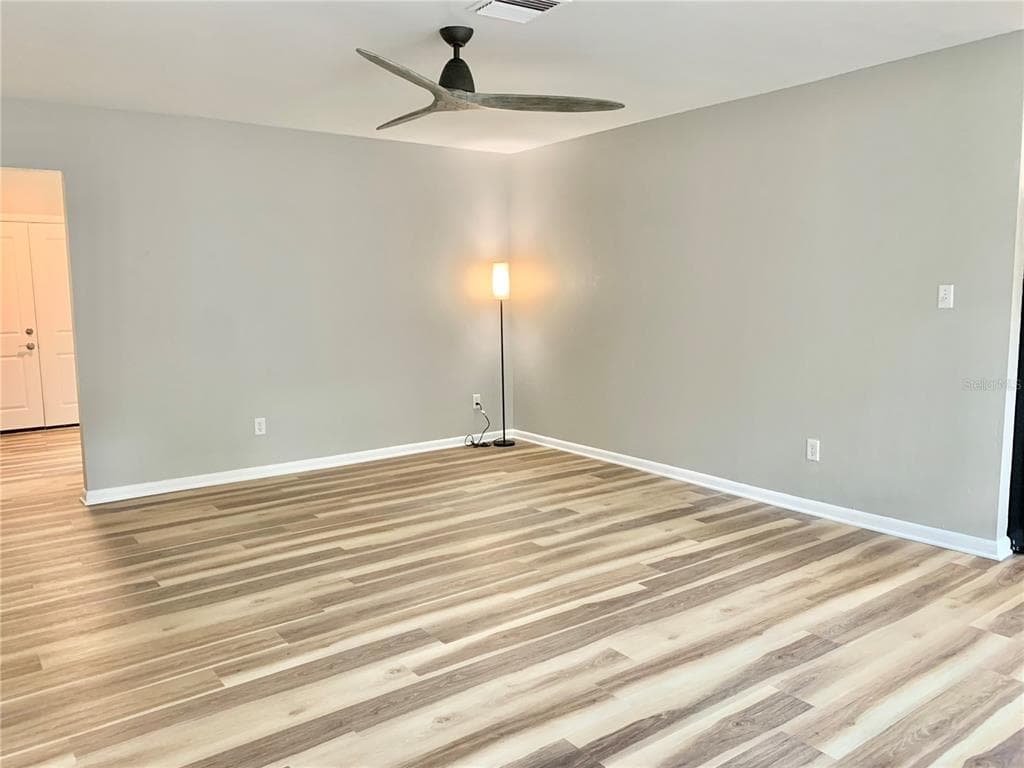 3305 NW 24TH AVENUE photo 6