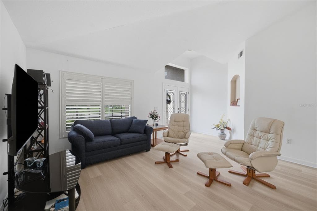 1201 DUSTAN PLACE photo 7
