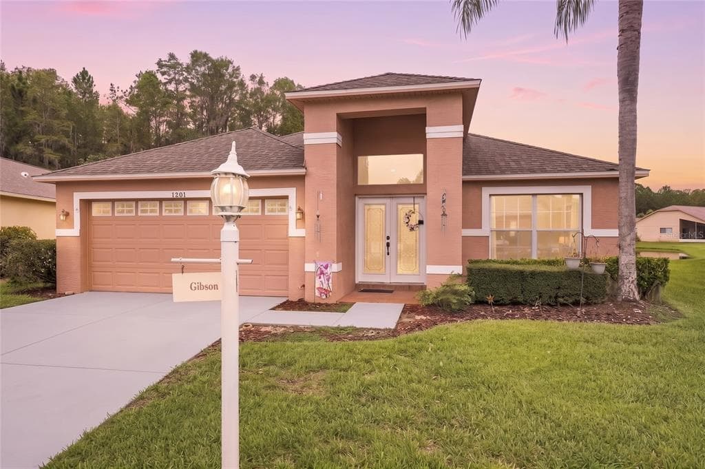 1201 DUSTAN PLACE photo 1