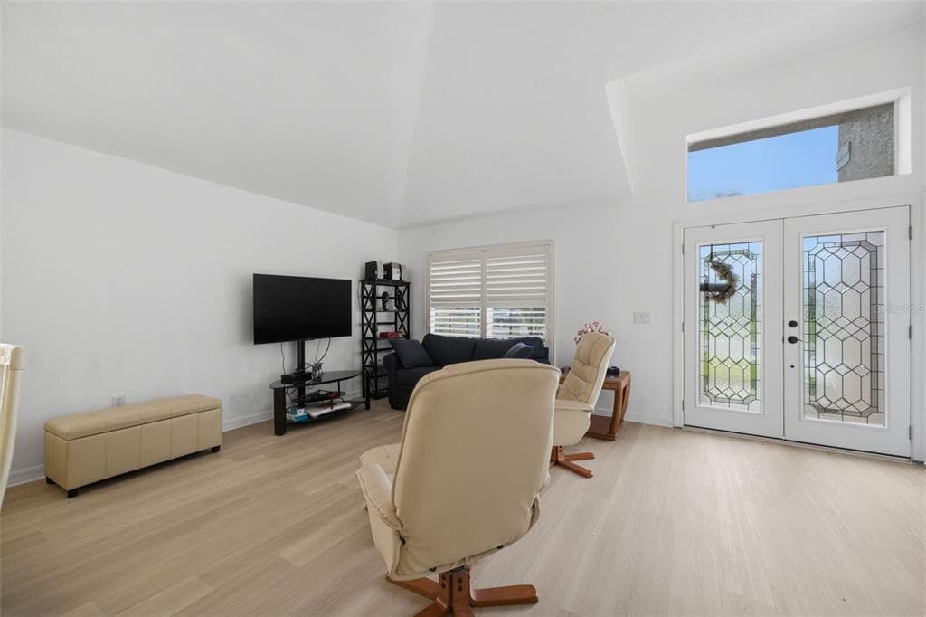 1201 DUSTAN PLACE photo 5