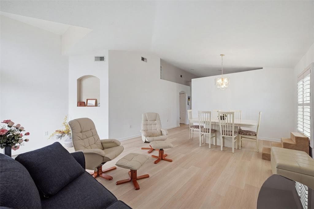 1201 DUSTAN PLACE photo 9