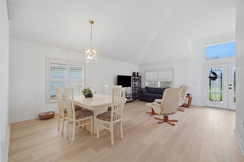 1201 DUSTAN PLACE photo 8