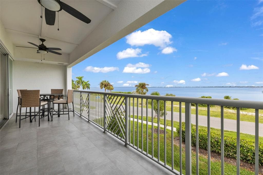 1425 PARK BEACH CIRCLE 124 photo 2