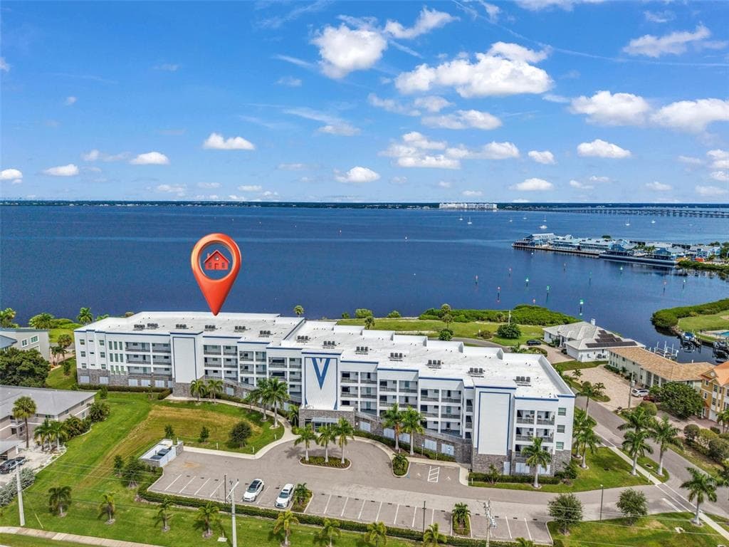 1425 PARK BEACH CIRCLE 124 photo 4