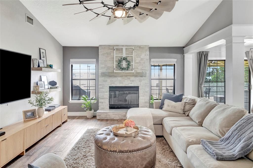 10598 LAKE HILL DRIVE photo 13