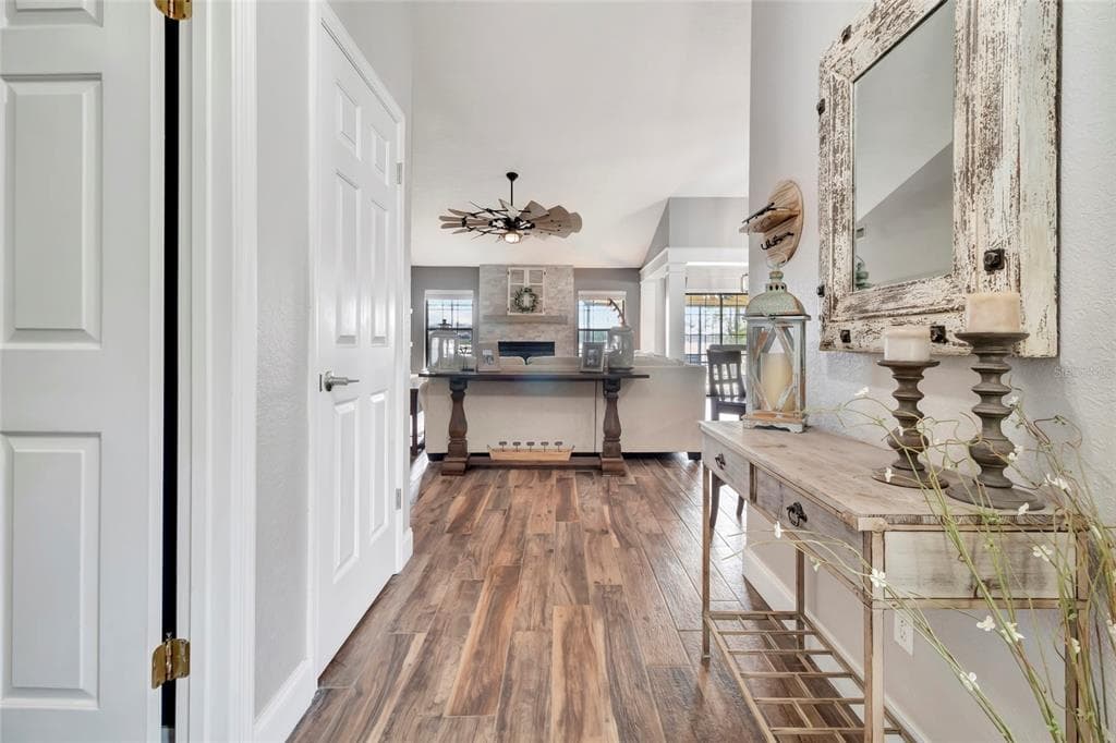 10598 LAKE HILL DRIVE photo 9
