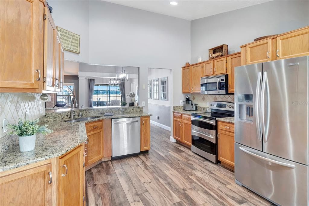 10598 LAKE HILL DRIVE photo 19