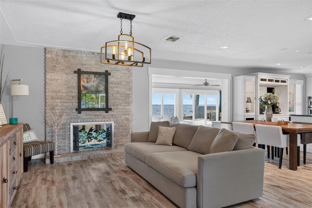 2480 E BAY ISLE DRIVE SE photo 6