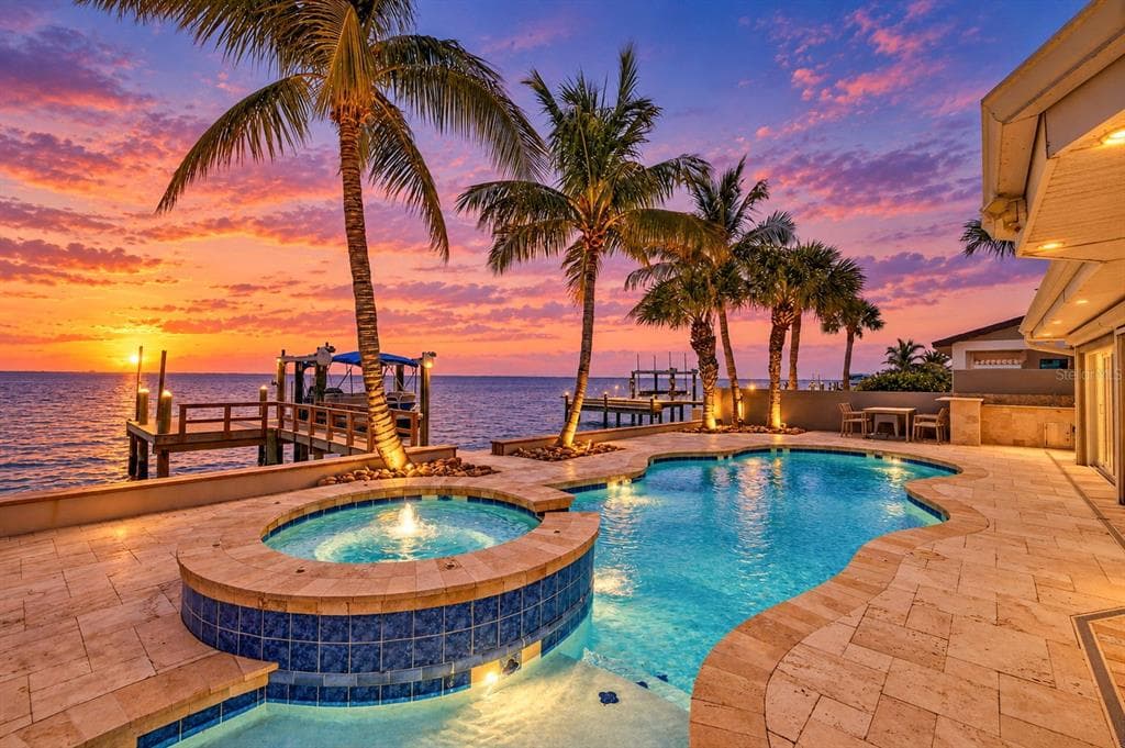 2480 E BAY ISLE DRIVE SE 3