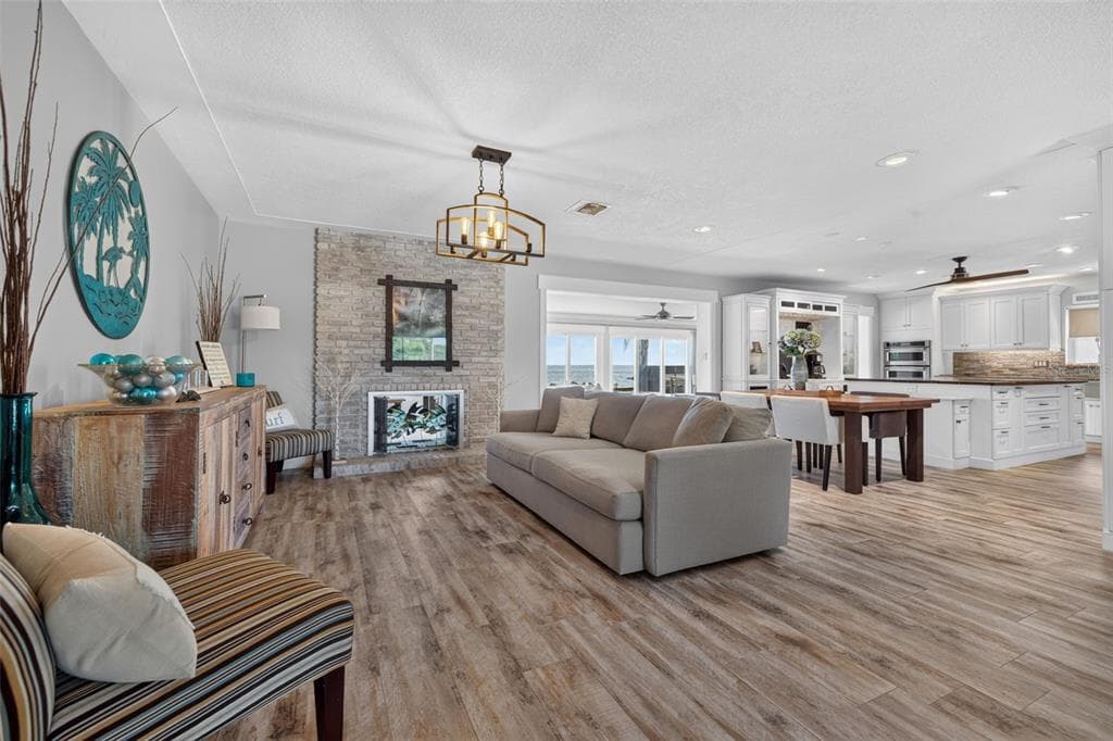 2480 E BAY ISLE DRIVE SE 4