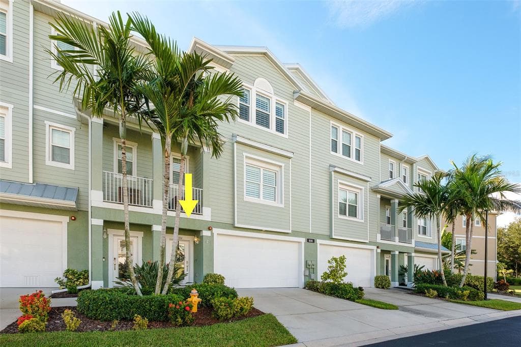 10301 CORAL LANDINGS COURT 104 photo 2