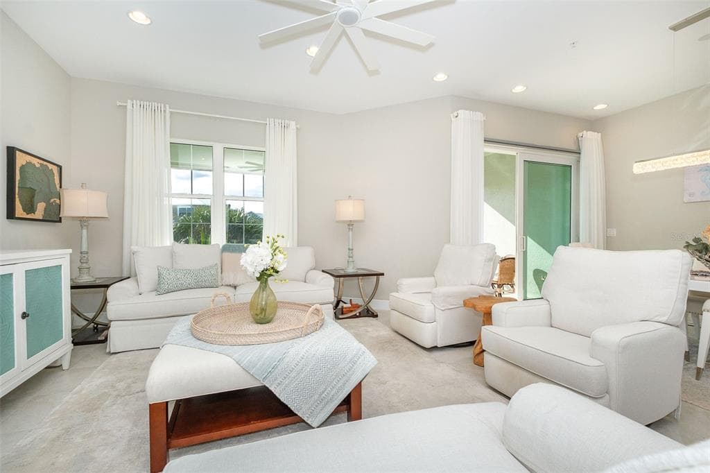 10301 CORAL LANDINGS COURT 104 photo 9