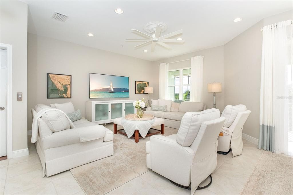 10301 CORAL LANDINGS COURT 104 photo 8
