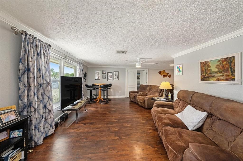 1117 RUSHMORE DRIVE 5