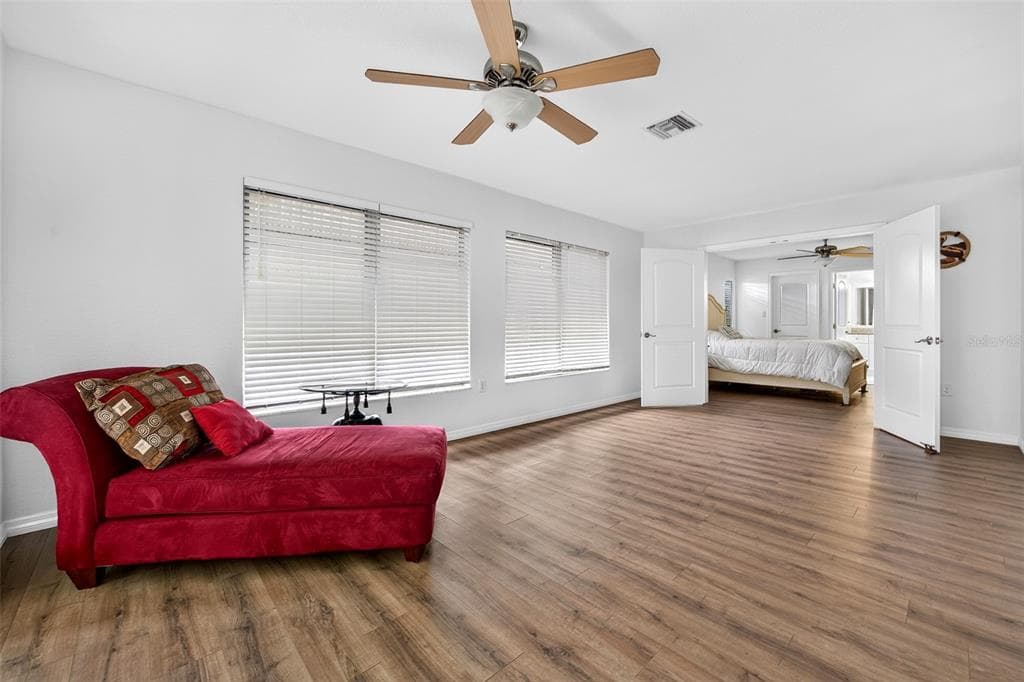 18393 HOTTELET CIRCLE photo 16