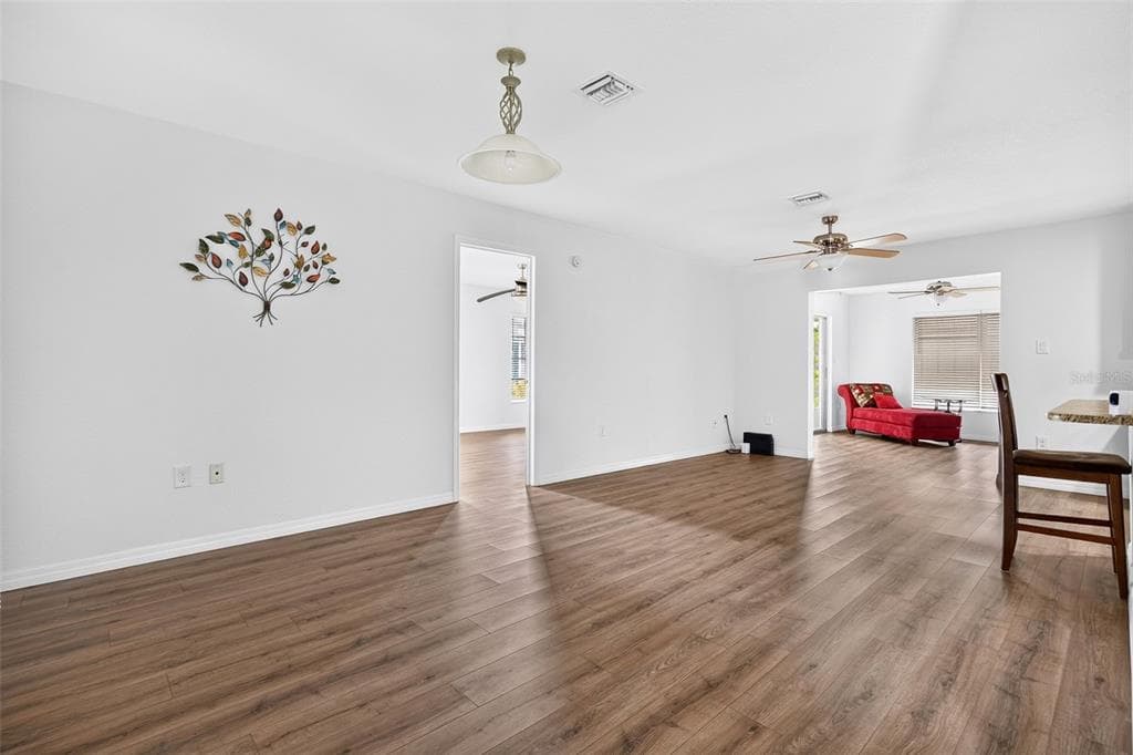18393 HOTTELET CIRCLE photo 5