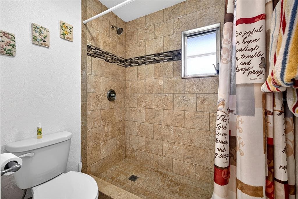 18393 HOTTELET CIRCLE photo 24